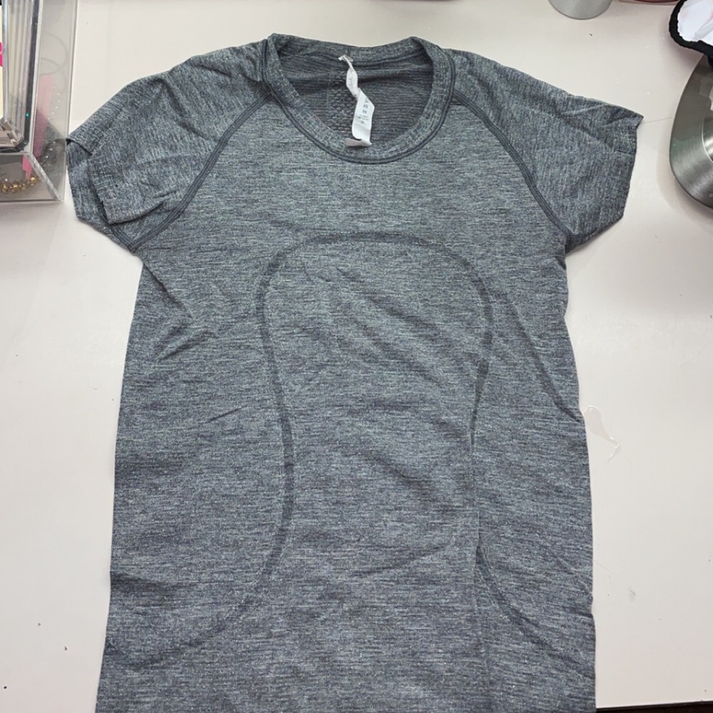 Lululemon Swiftly Tech top